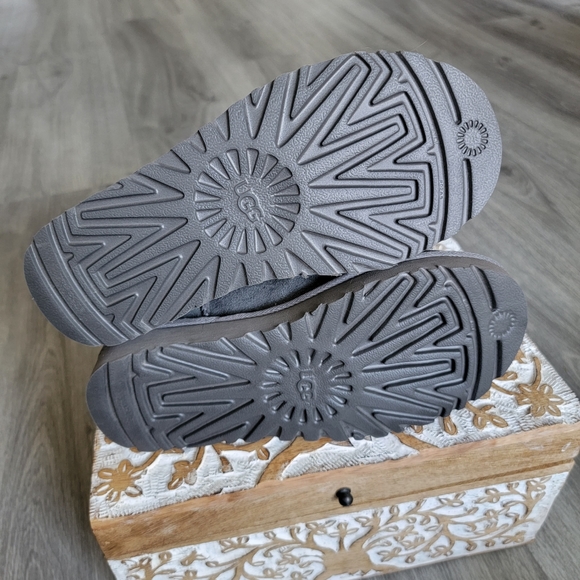 UGG Mini Bailey Button Bling Suede Boot - Picture 10 of 10